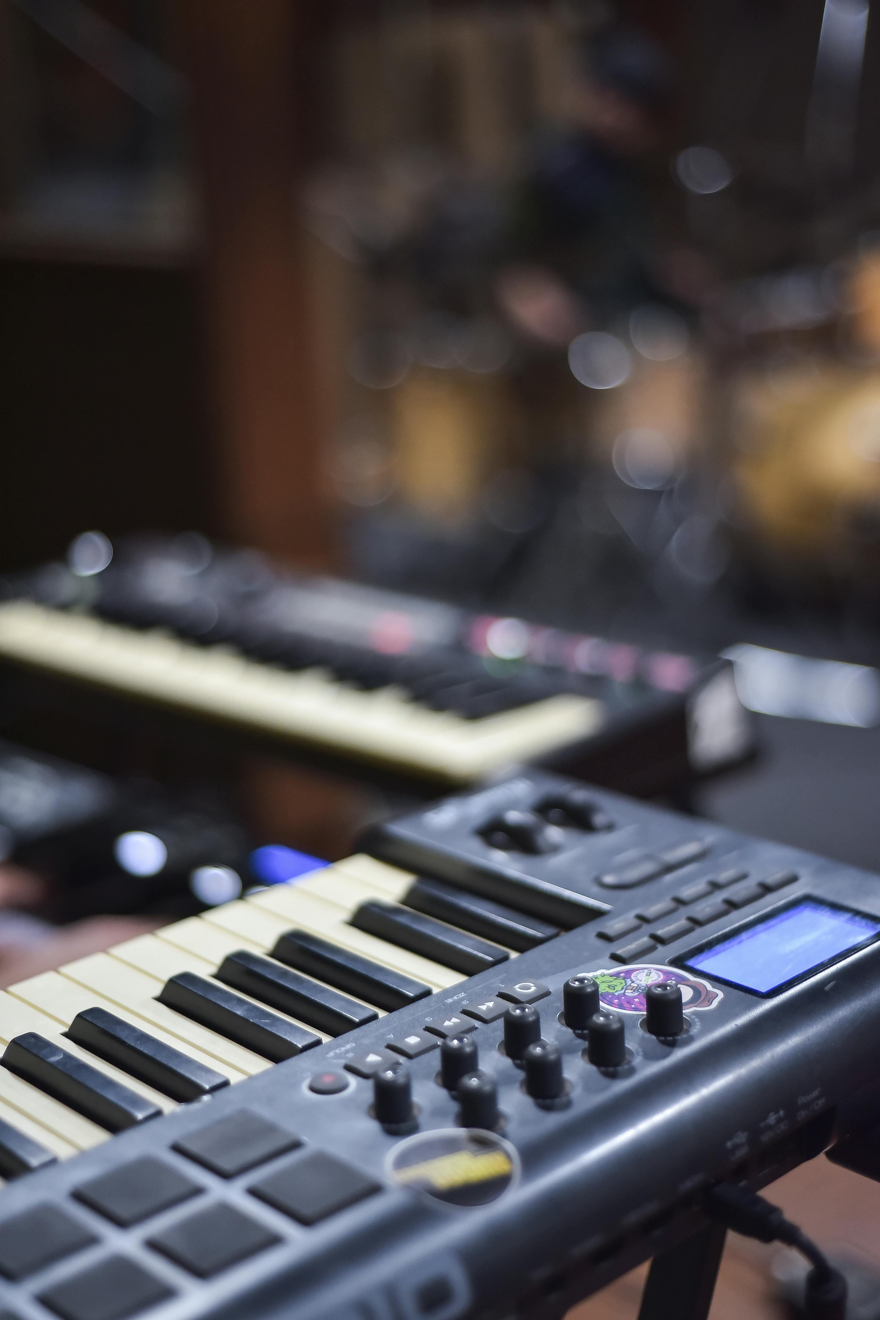 MIDI keyboard setup in studio